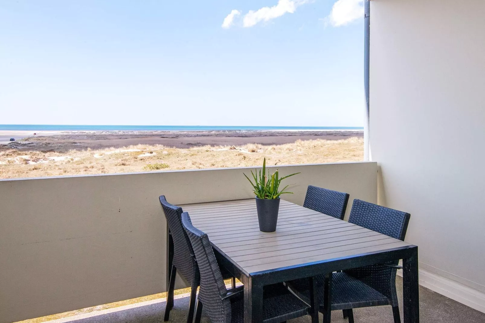 2 room w/seaview-Water view
