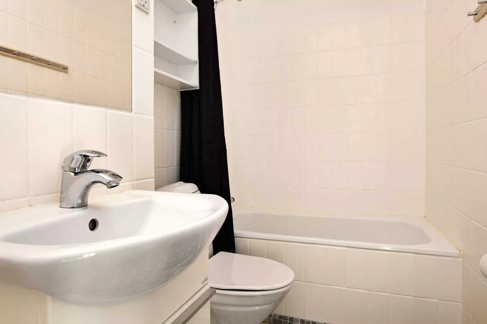 2 room w/seaview-Indoor