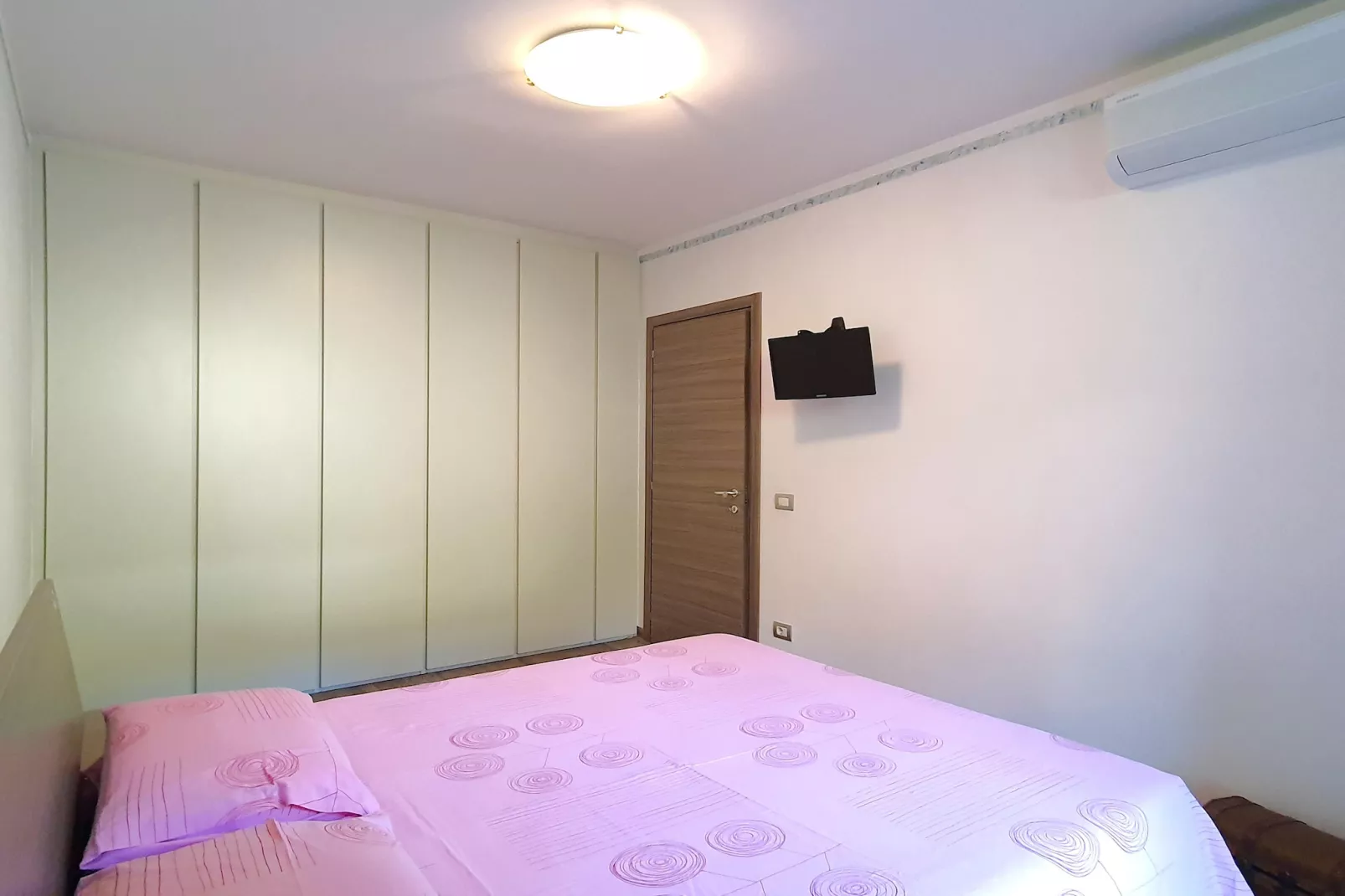 MICH-Bedroom