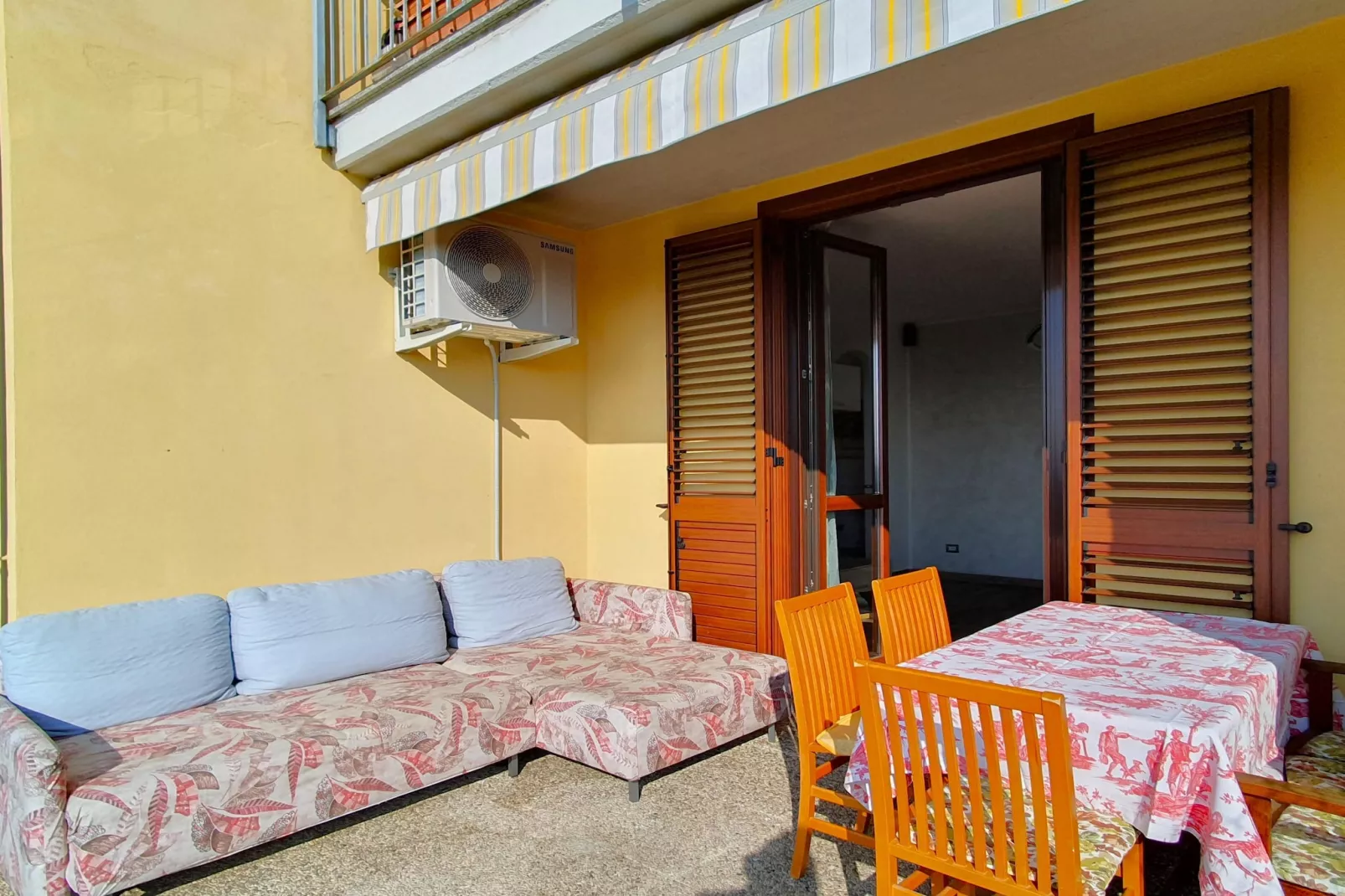 MICH-Terrace balcony
