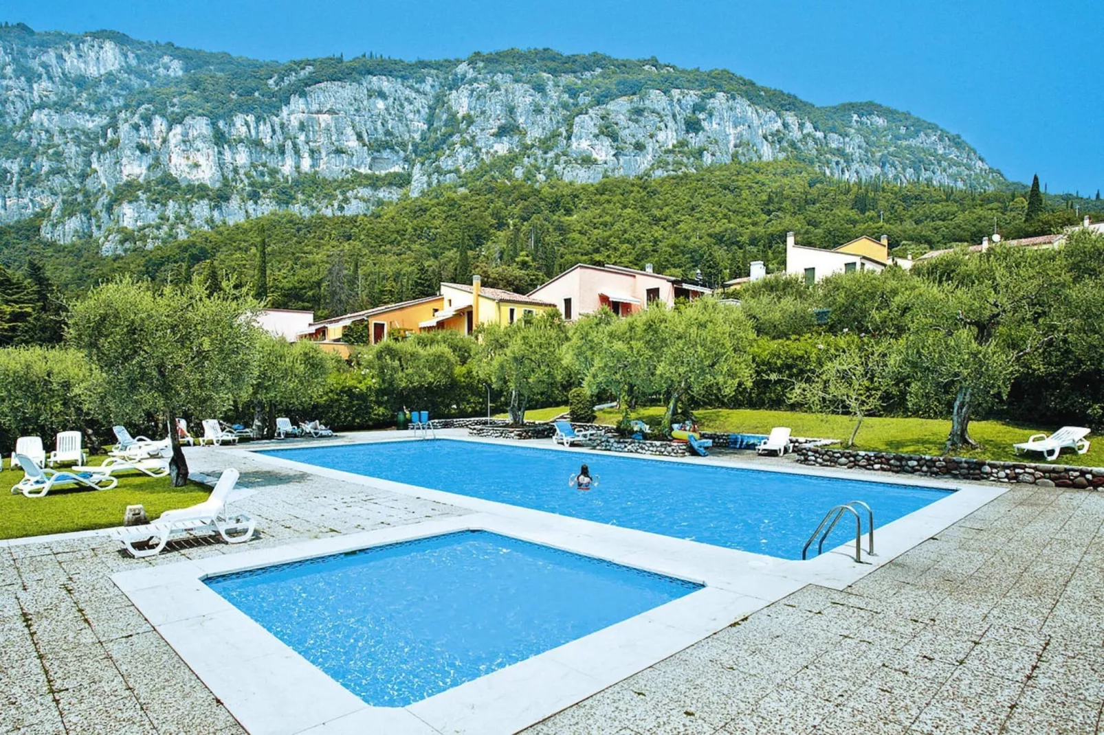 Residence Pratone, Garda-trilo classic-View summer