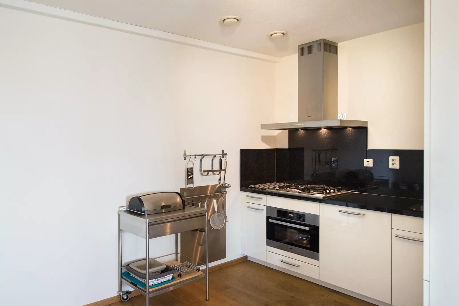 Scheveningen Harbour 40-Kitchen
