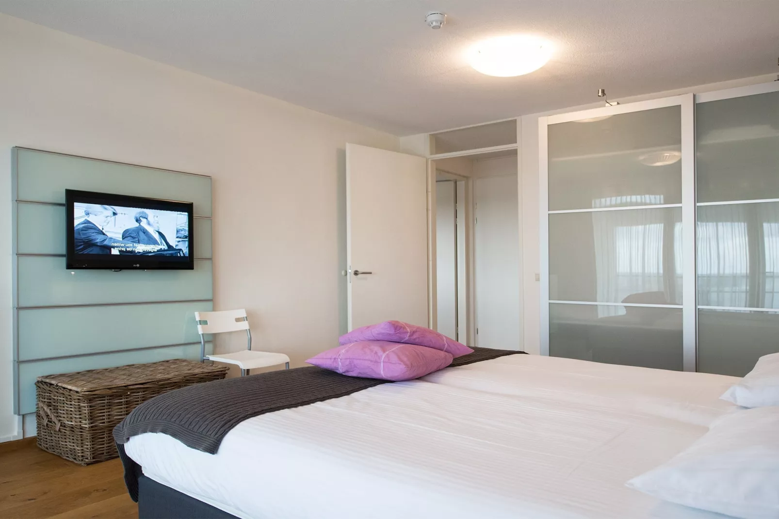 Scheveningen Harbour 40-Bedroom
