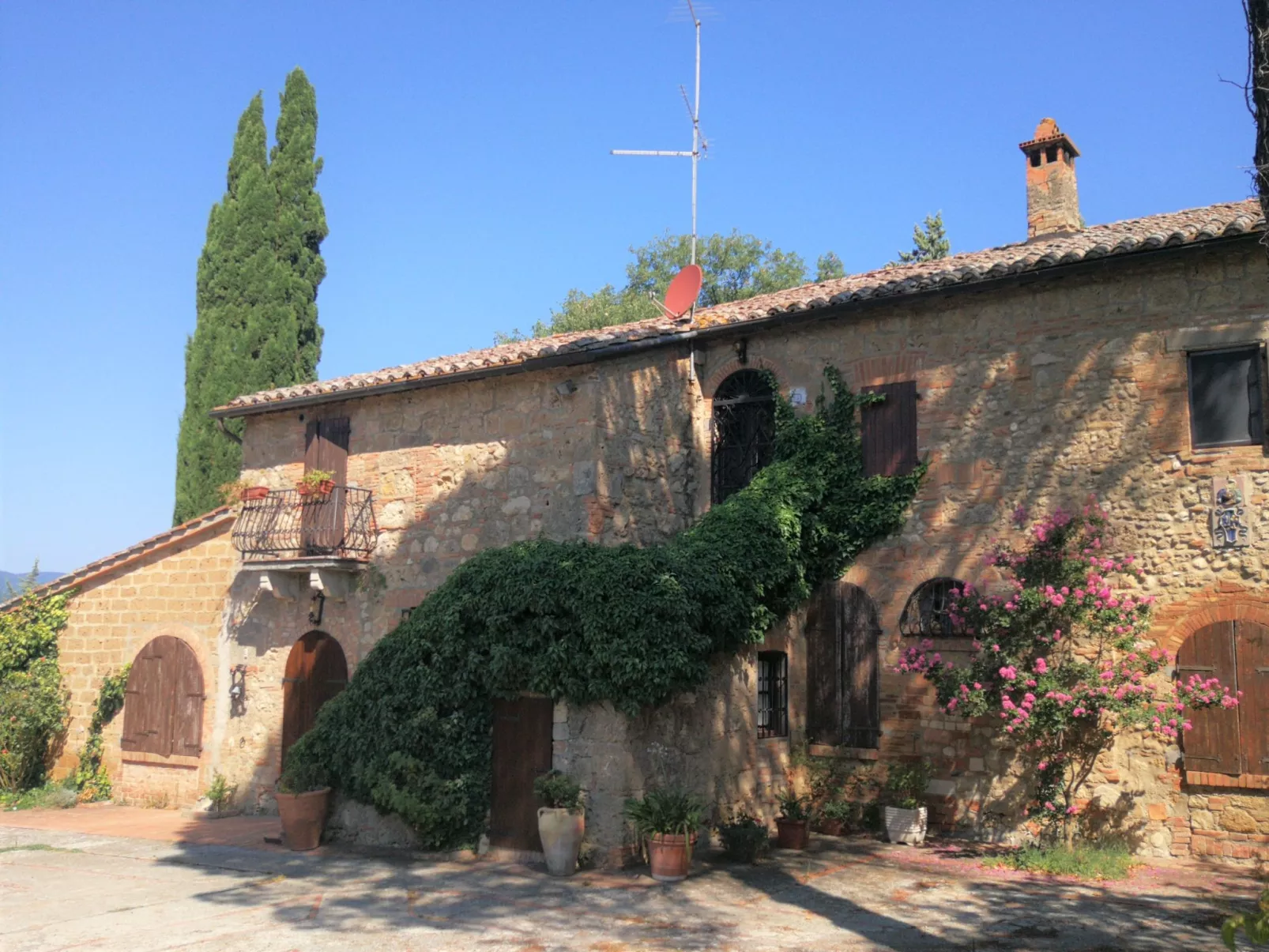 Villa Alari-Dehors