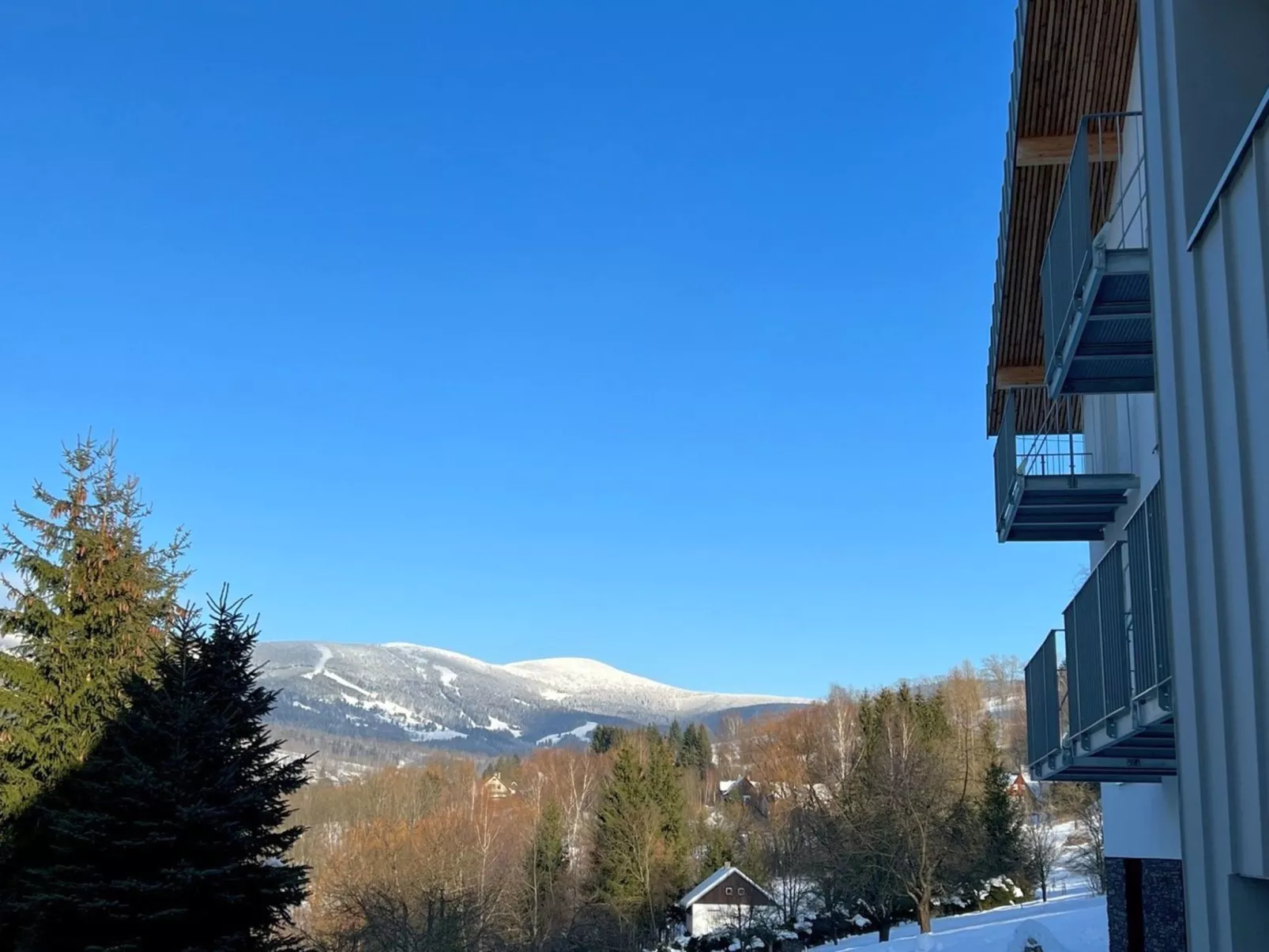 Vista 1-Outside