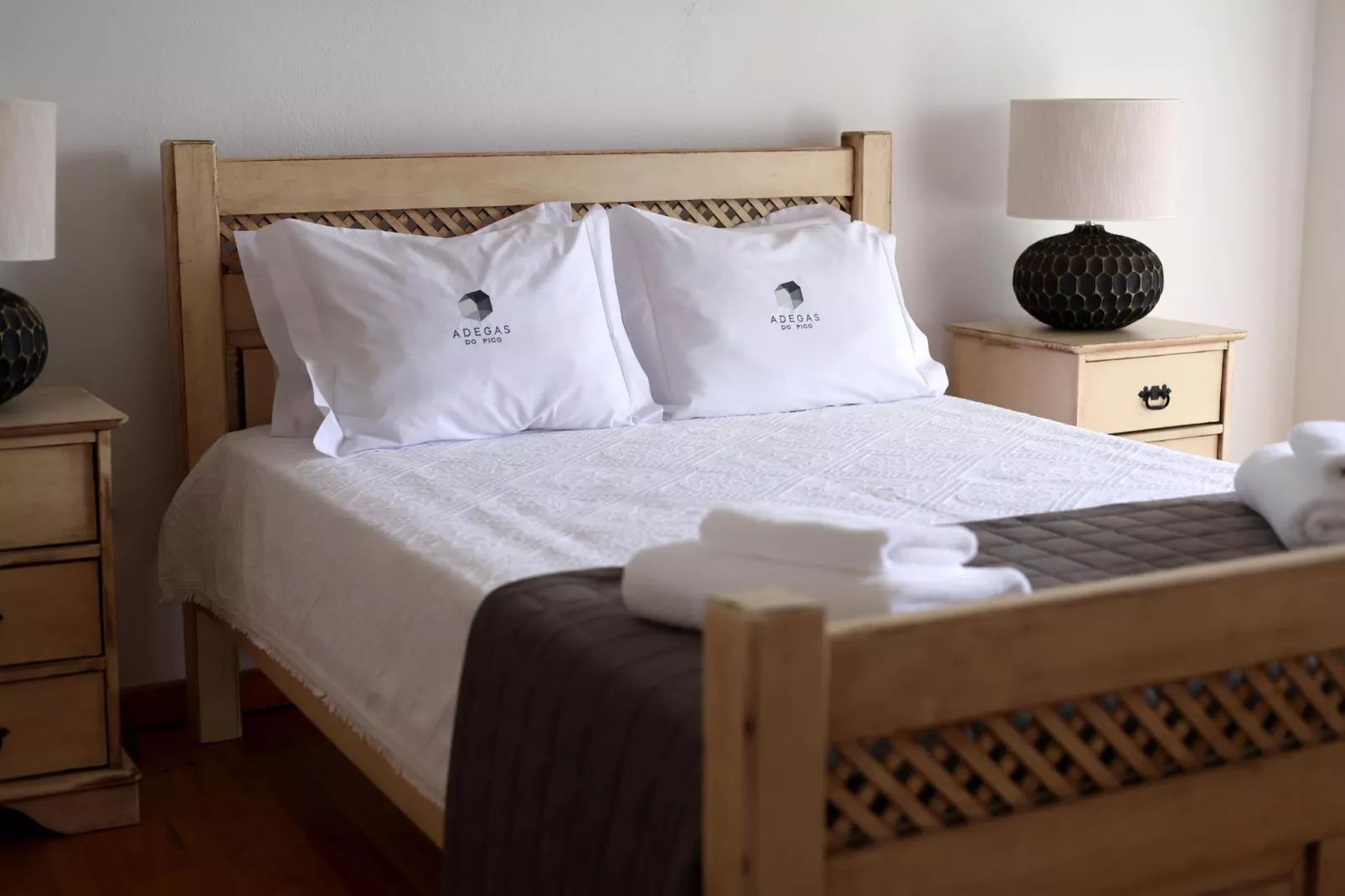 Ferienhäuser Adegas do Pico in Prainha // Adega T2 70-90m2 / sea-Bedroom