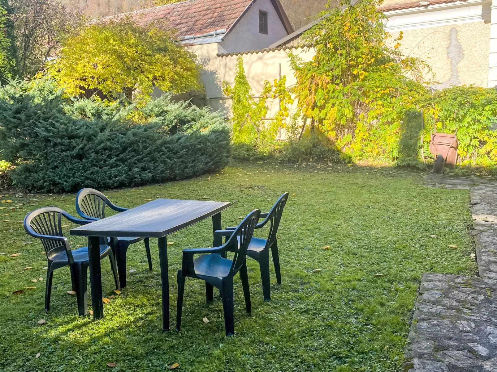 Alte Post-Outside
