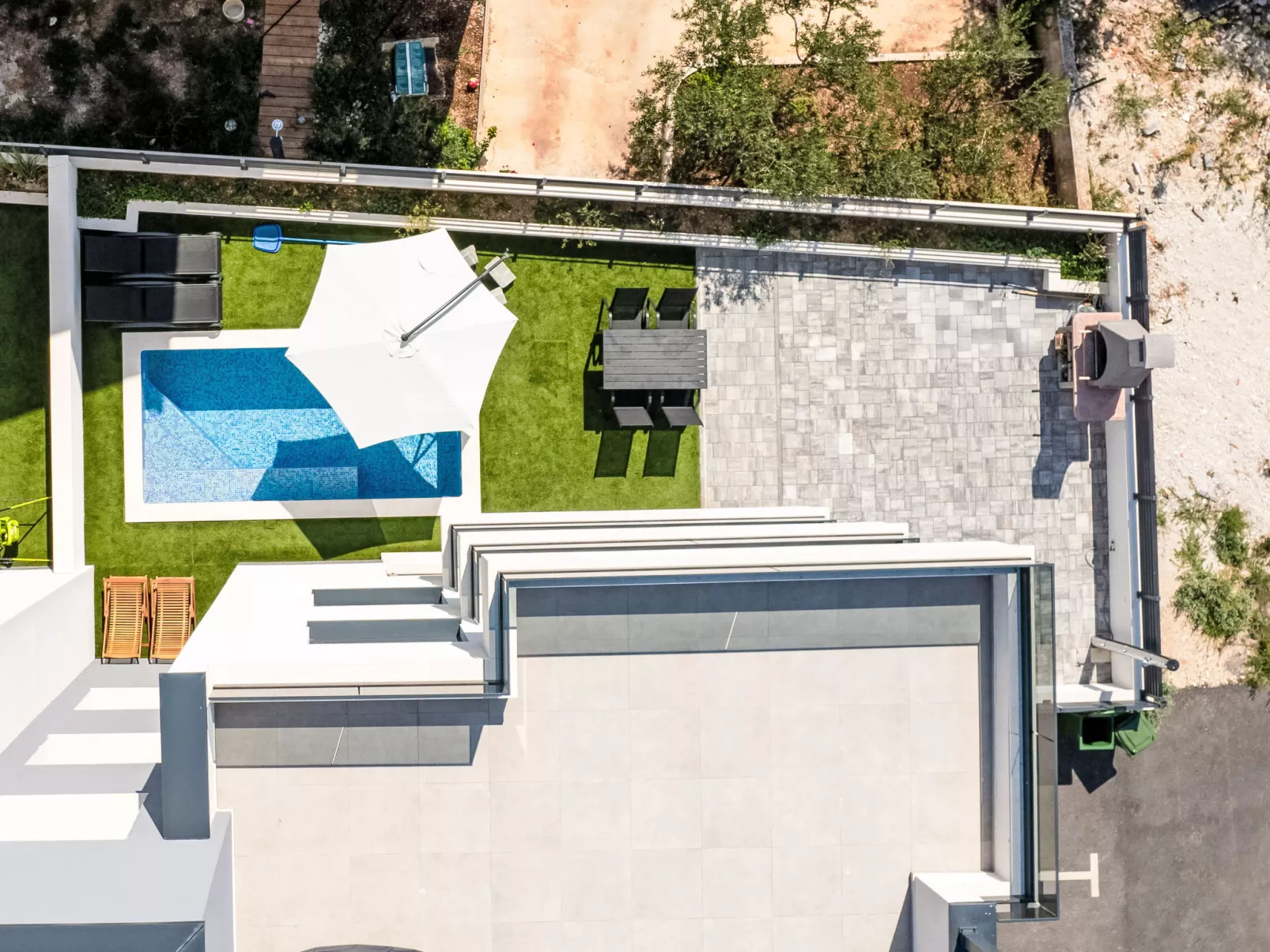 Sunny Pool-Outside
