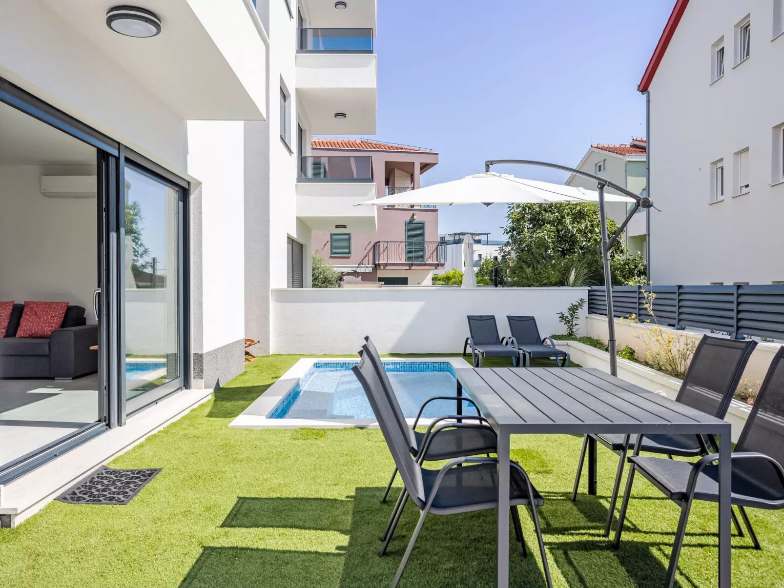 Sunny Pool-Inside