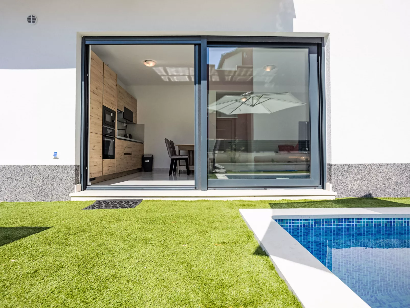 Sunny Pool-Inside