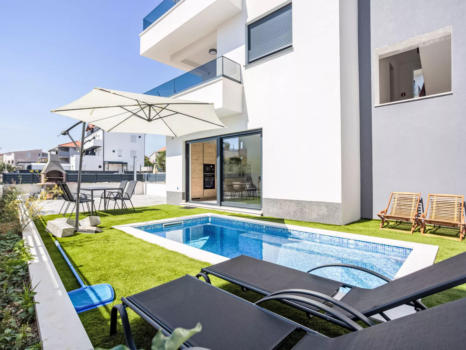 Sunny Pool-Inside