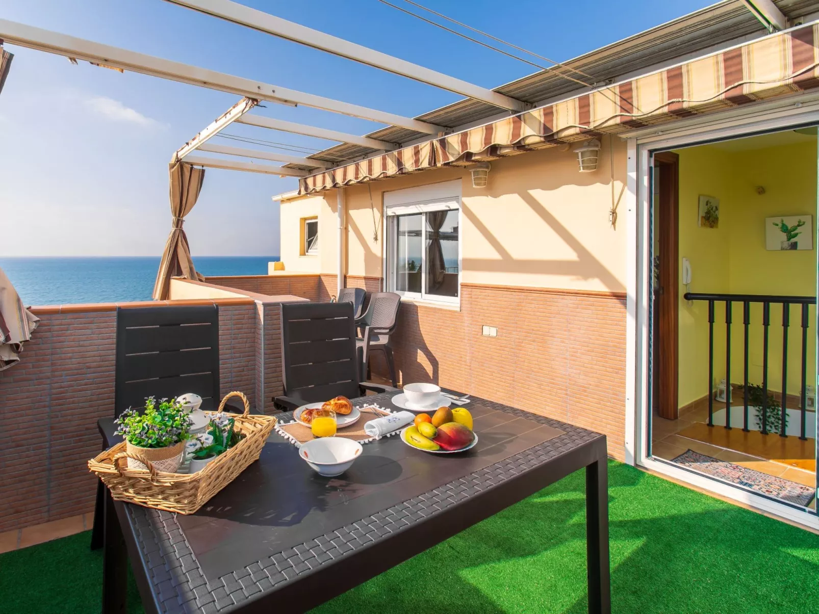 Acosta beachfront-Inside
