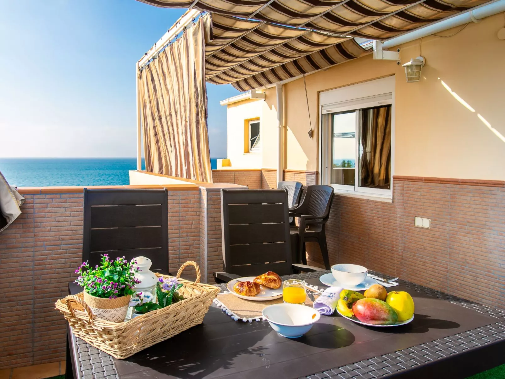 Acosta beachfront-Inside