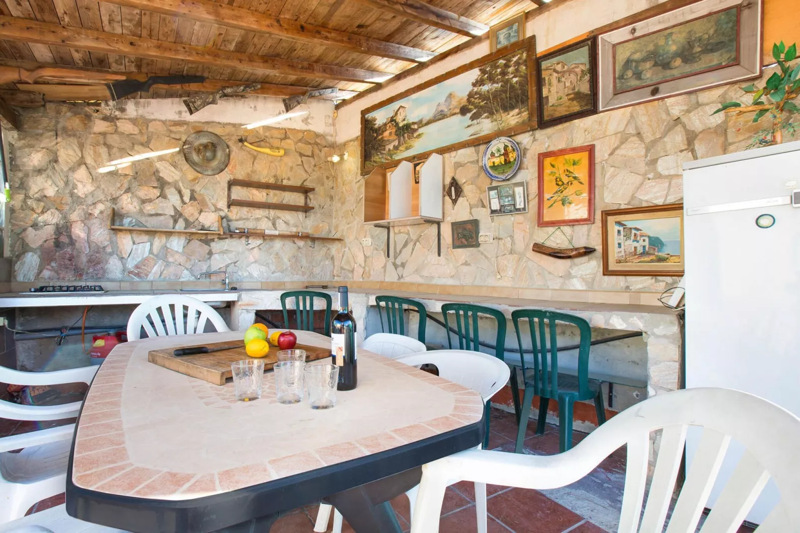 Alonso-Dining room