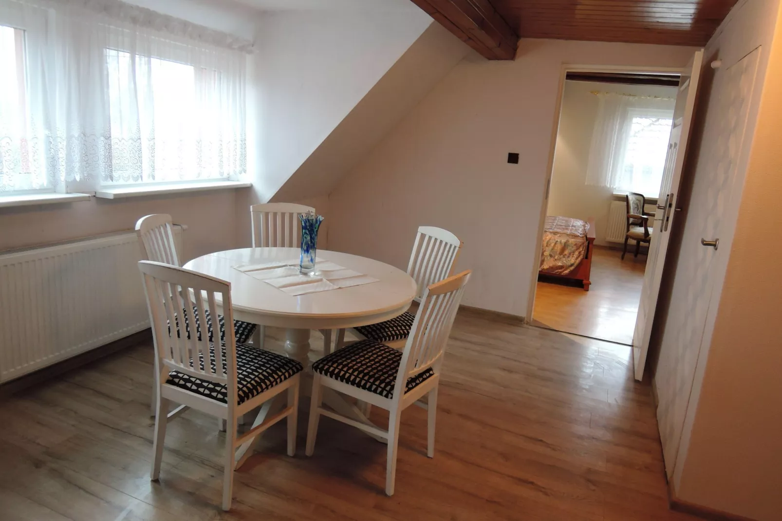 Red doored house Stepnica-Dining room