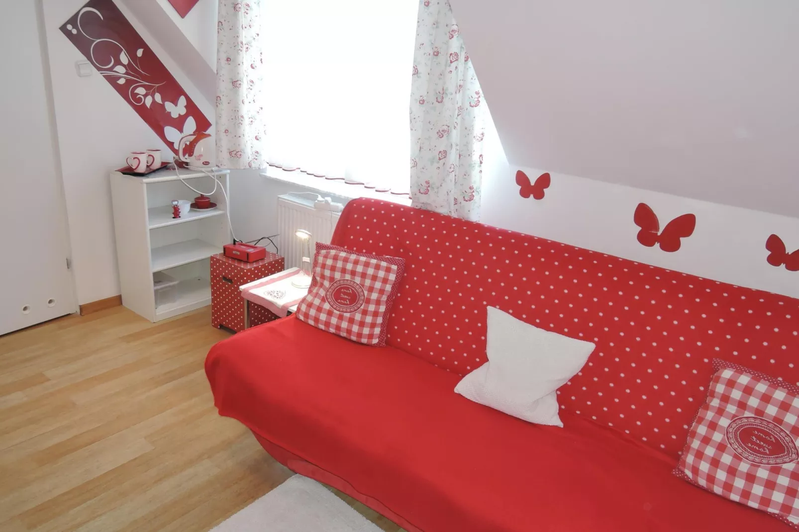 Dwójka czerwona II piętro-Living room