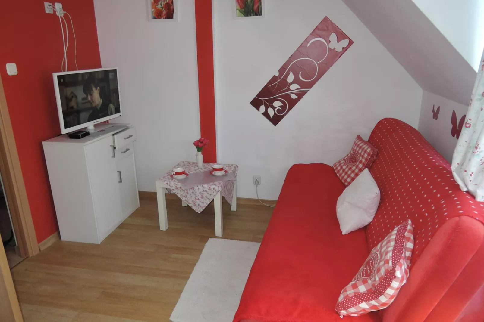 Dwójka czerwona II piętro-Living room