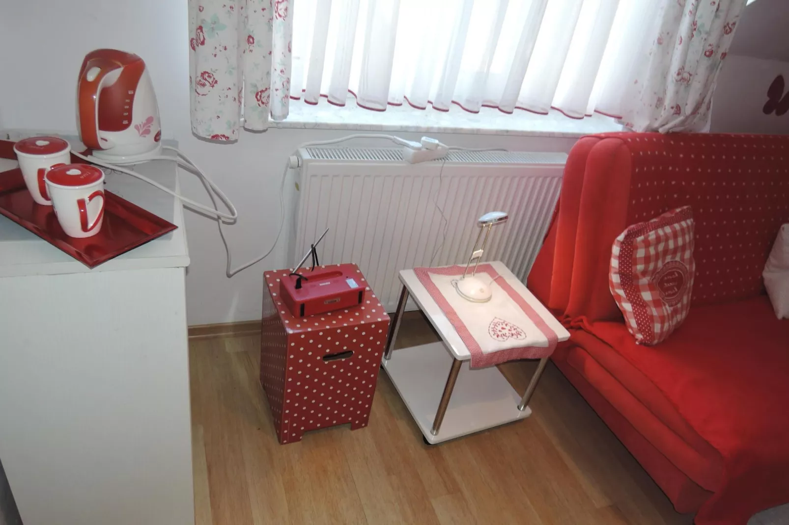 Dwójka czerwona II piętro-Living room