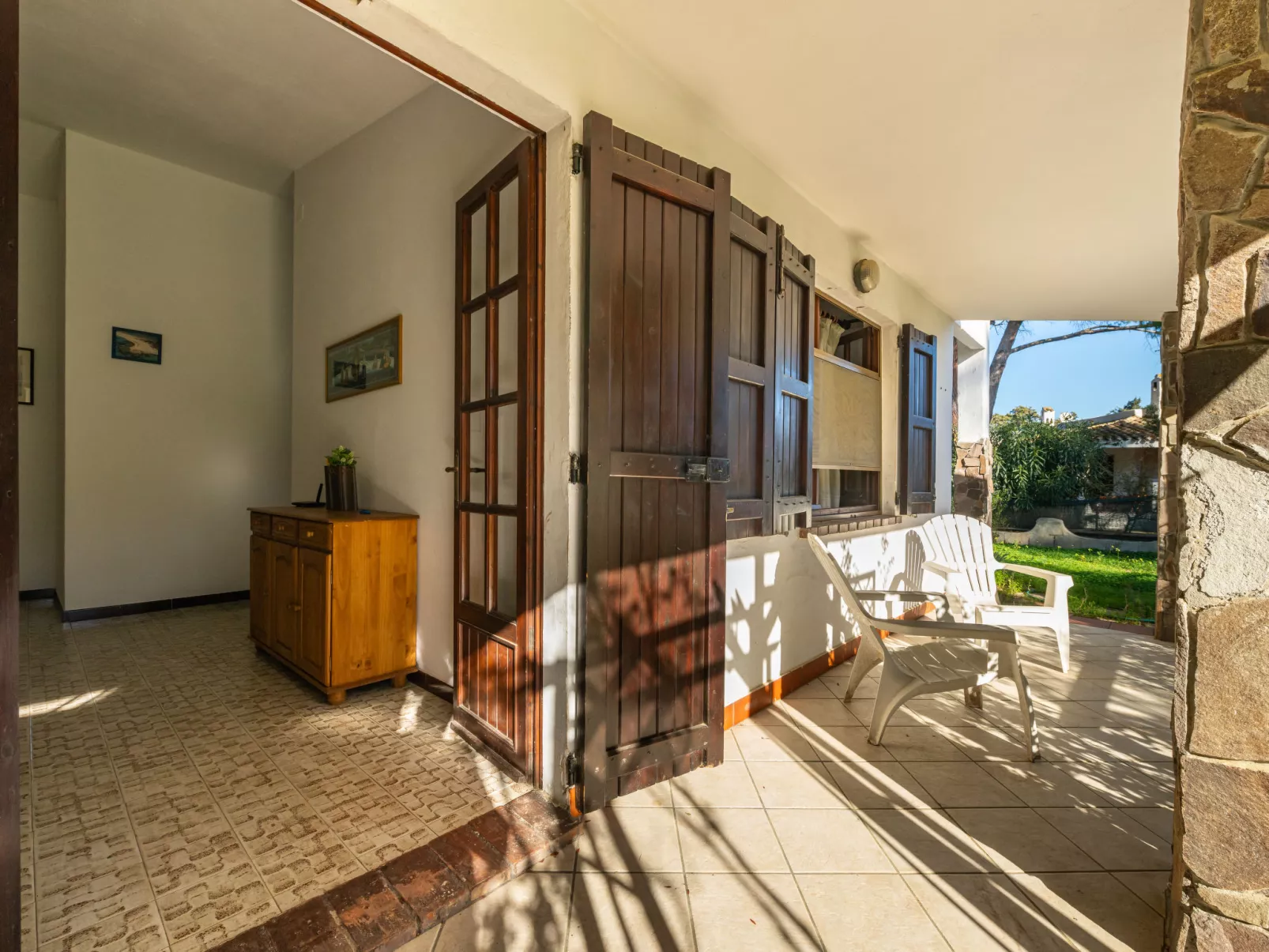Itaca-Outside