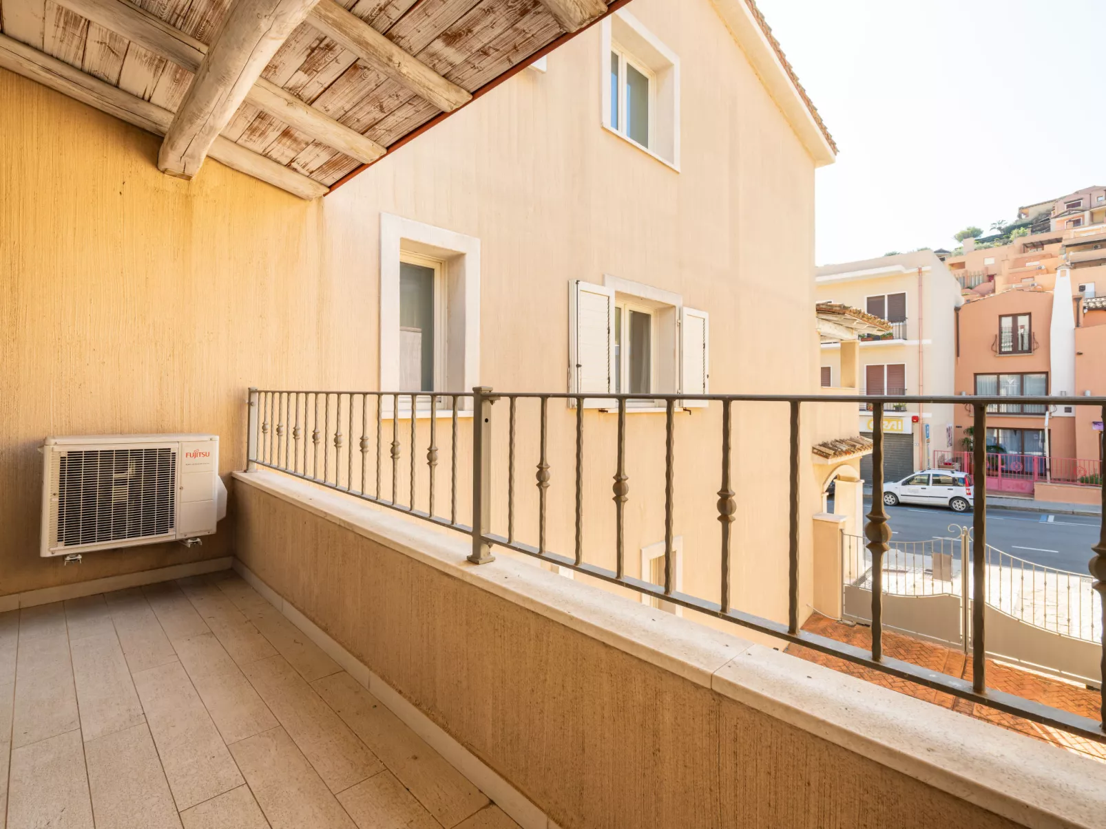 Via del Mare-Outside