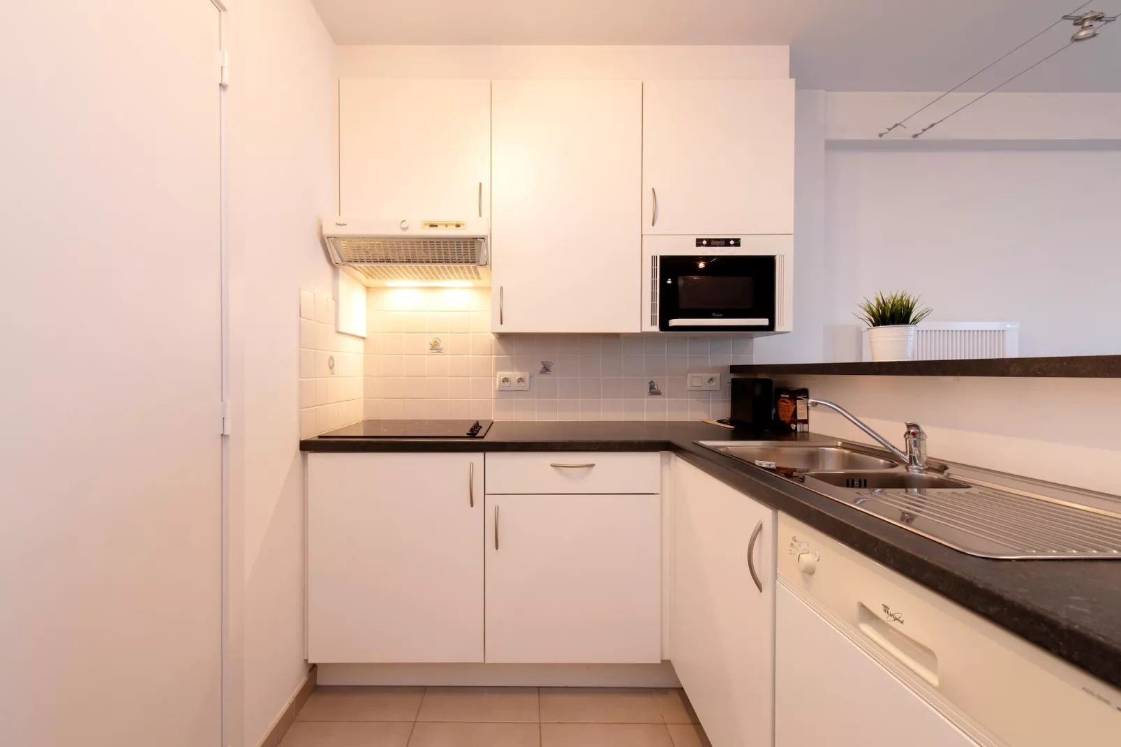 SEASIGHT 0301/ 3B-Kitchen