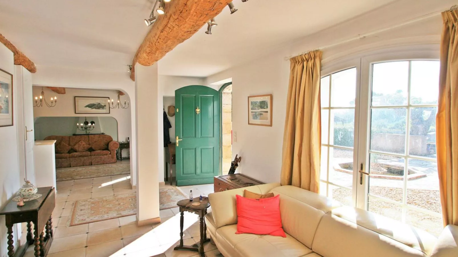 Mas de la Peirouard-Living room