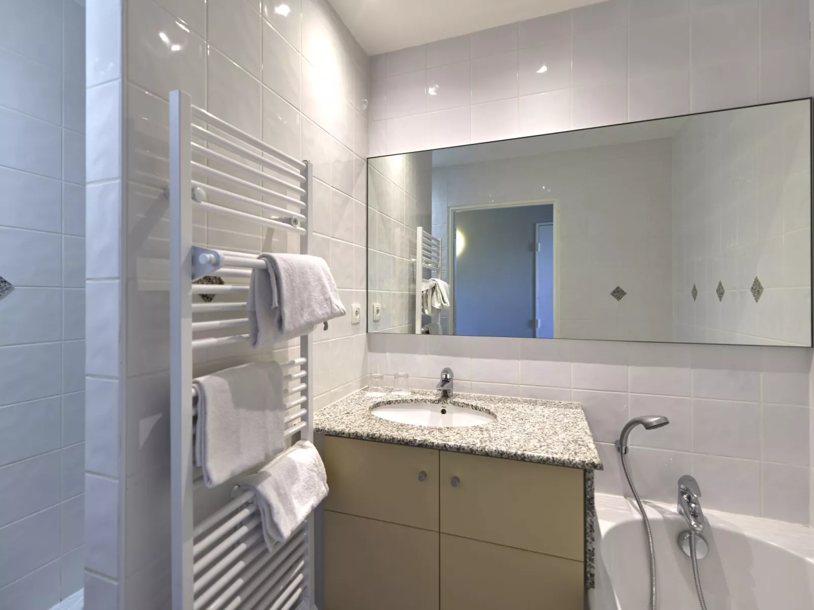 Reine Marine - T3 Balcon Lat. Mer-Inside