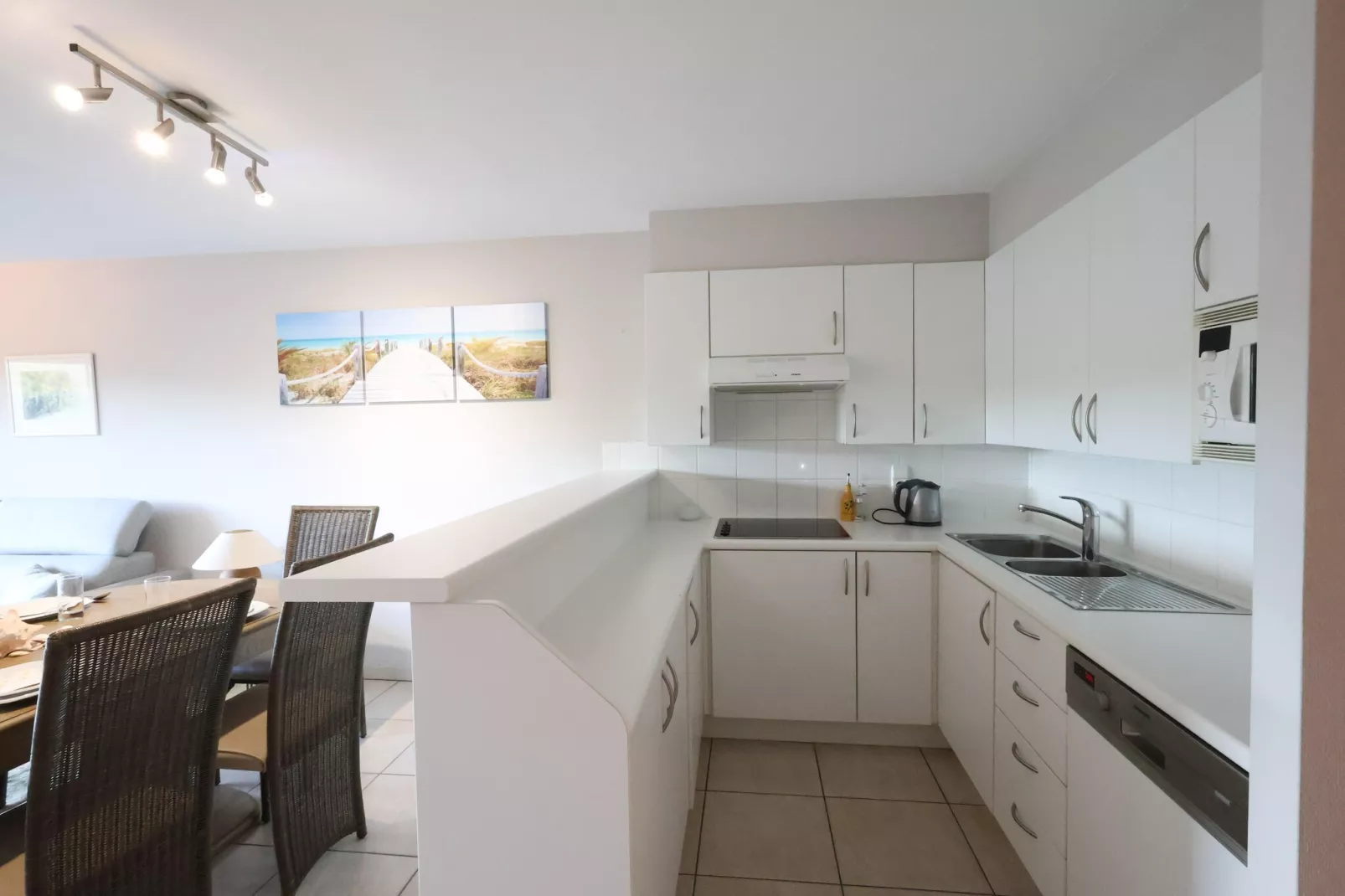 PLAZA A1/A1A02-Kitchen