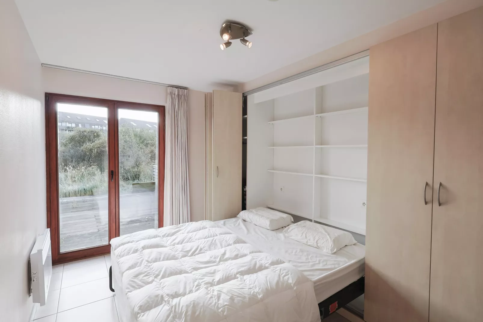 PLAZA A1/A1A02-Bedroom