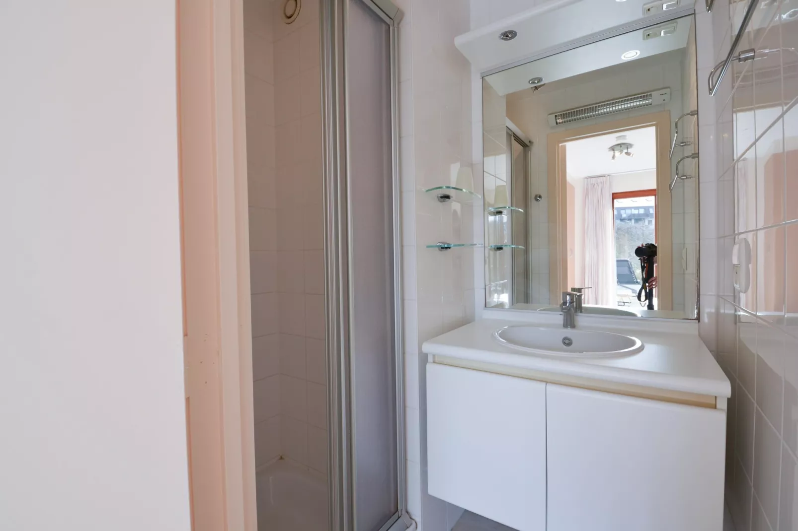 PLAZA A1/A1A02-Bathroom