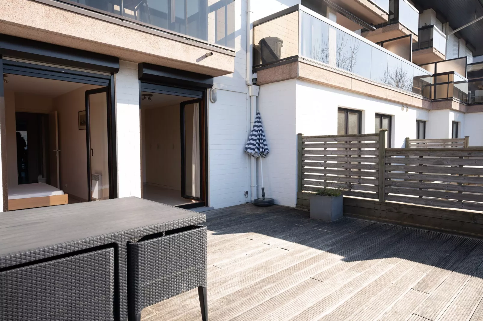 PLAZA A1/A1A02-Terrace balcony