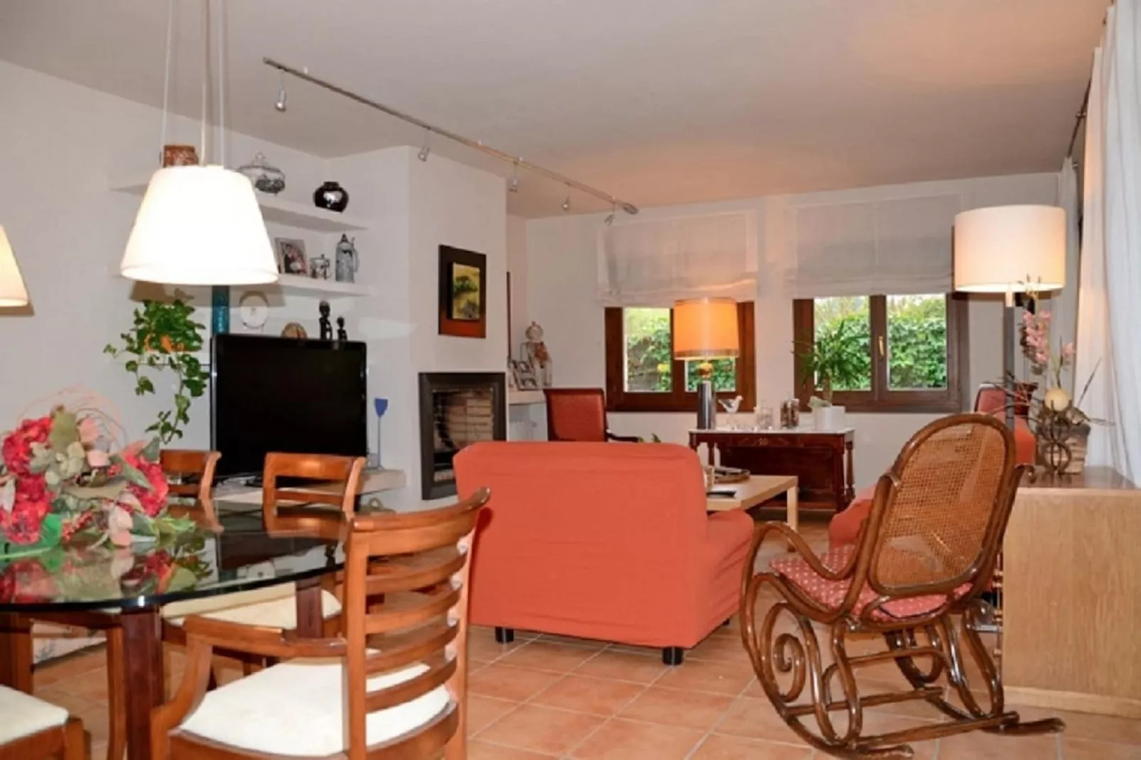 CAN COLL PERATALLADA-Dining room