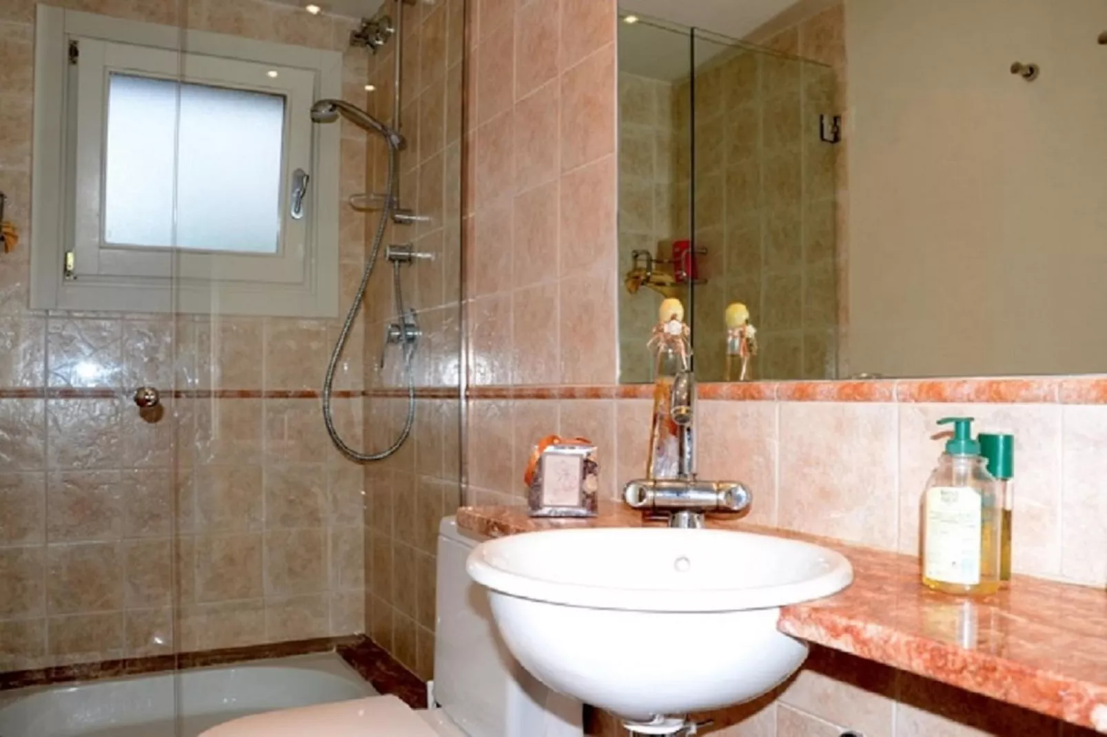CAN COLL PERATALLADA-Bathroom