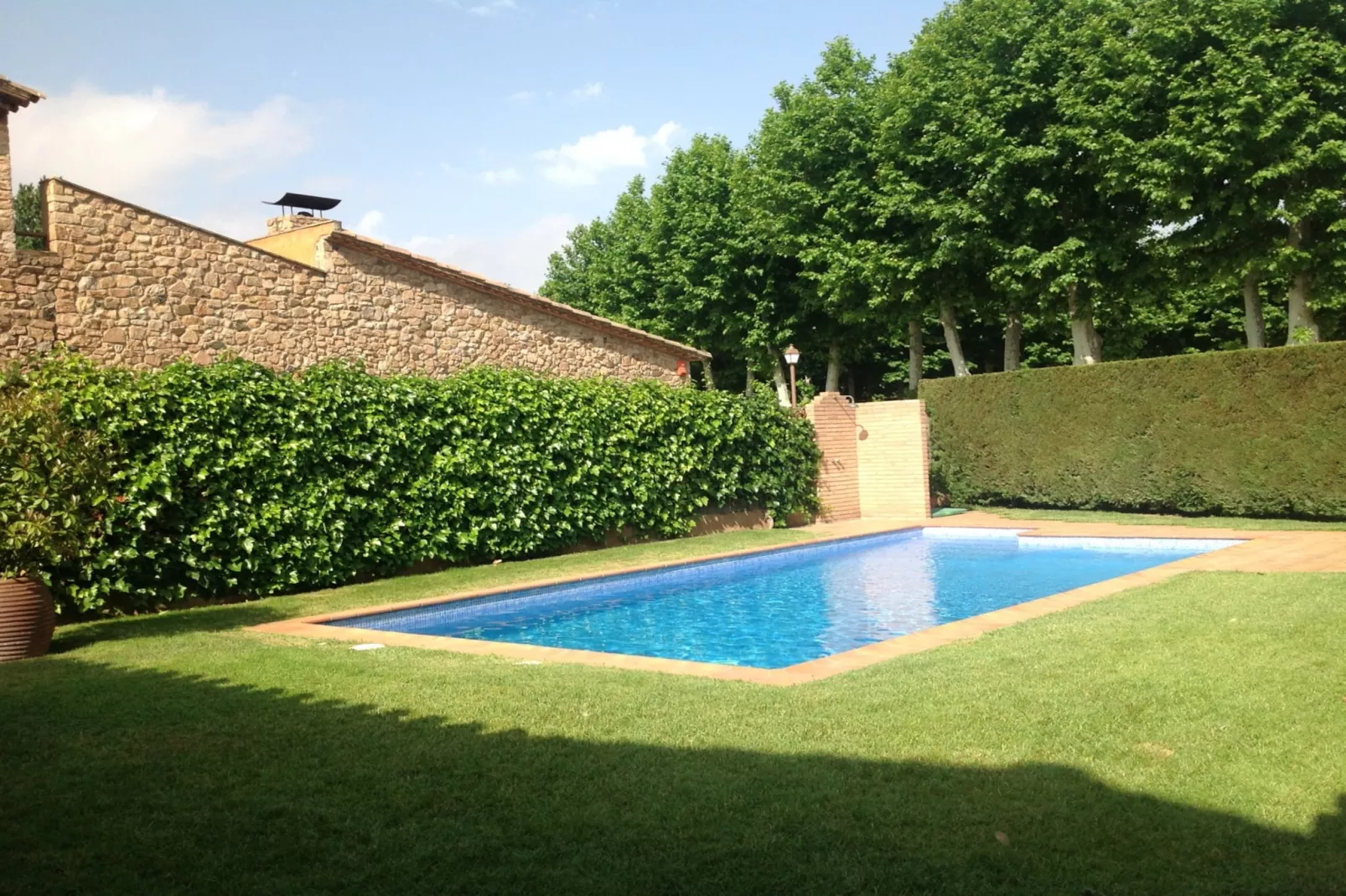 CAN COLL PERATALLADA-Gardens summer