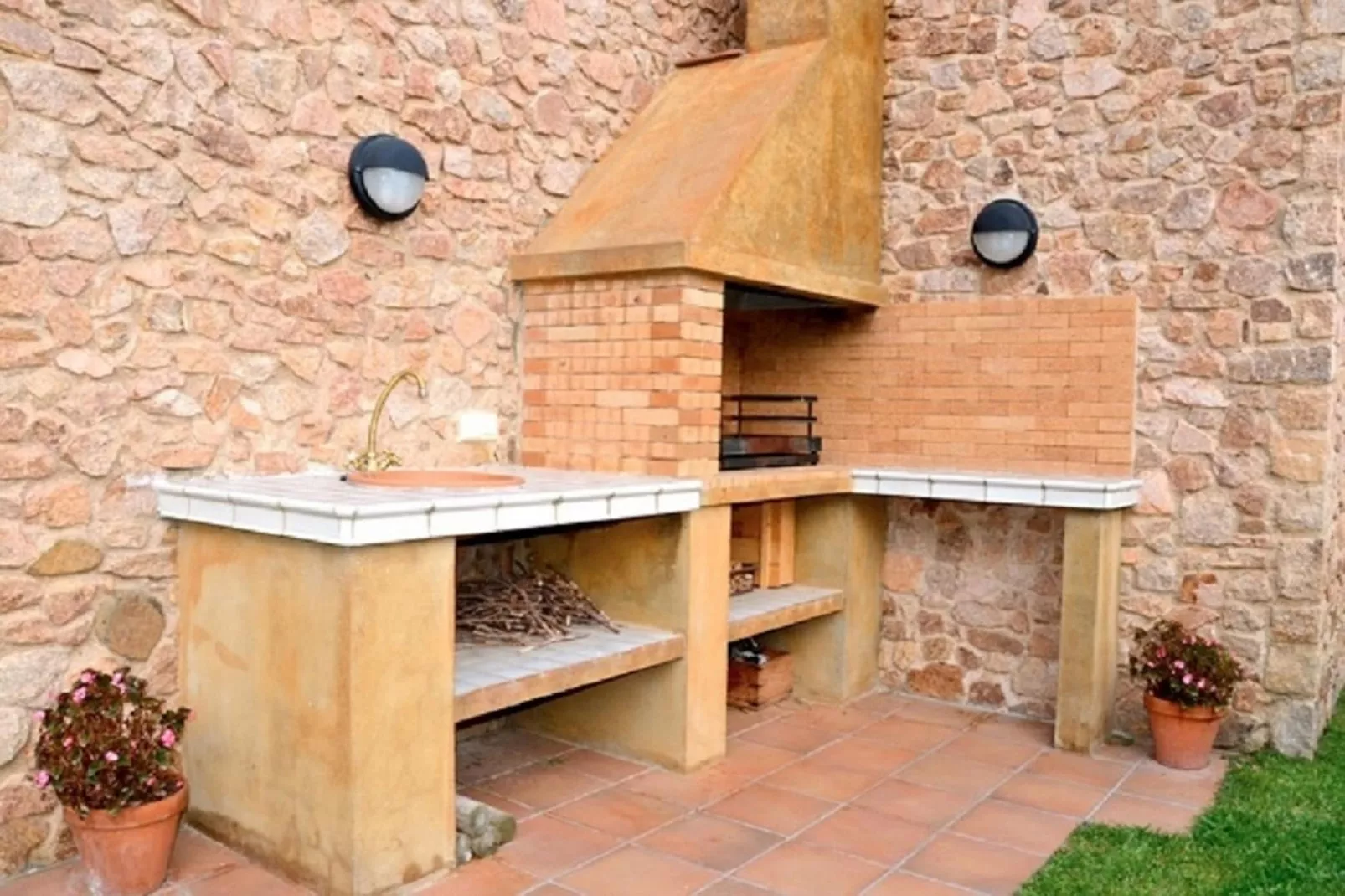 CAN COLL PERATALLADA-Facilities