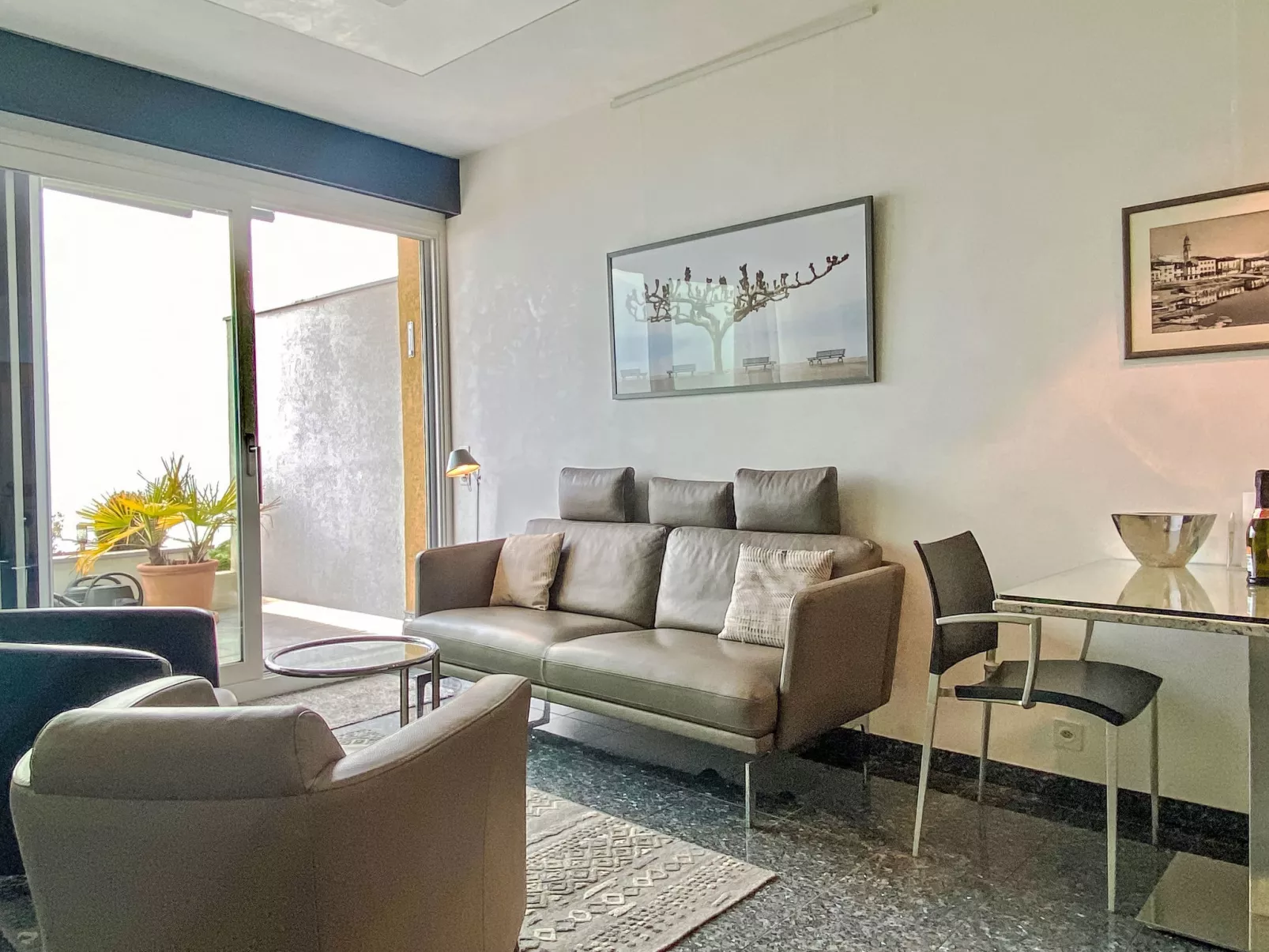 Lakeview App 501-Inside