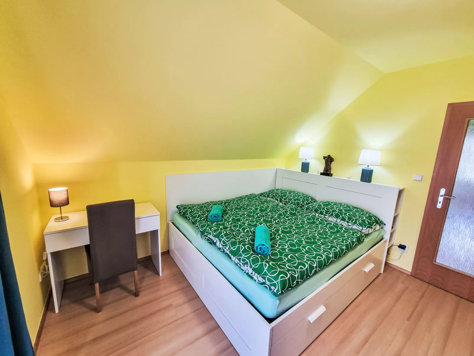 Garden & Terrace Villa-Inside