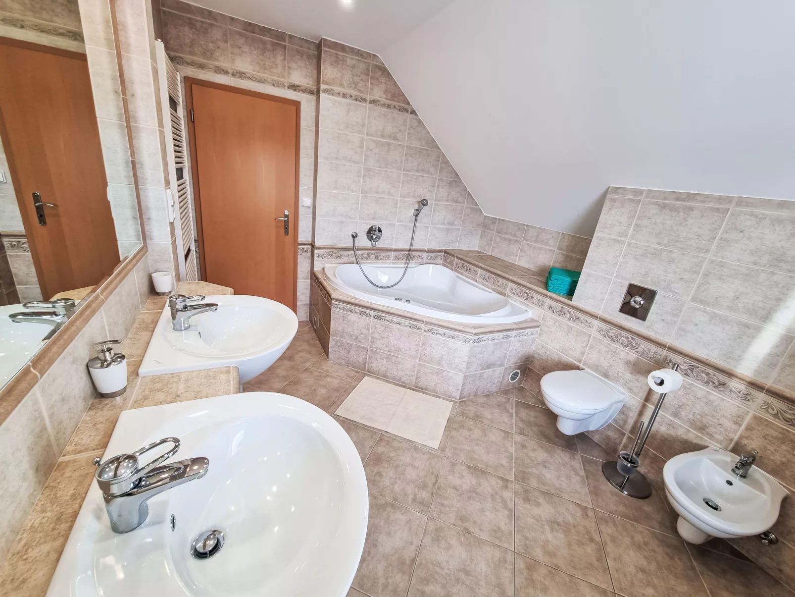 Garden & Terrace Villa-Inside