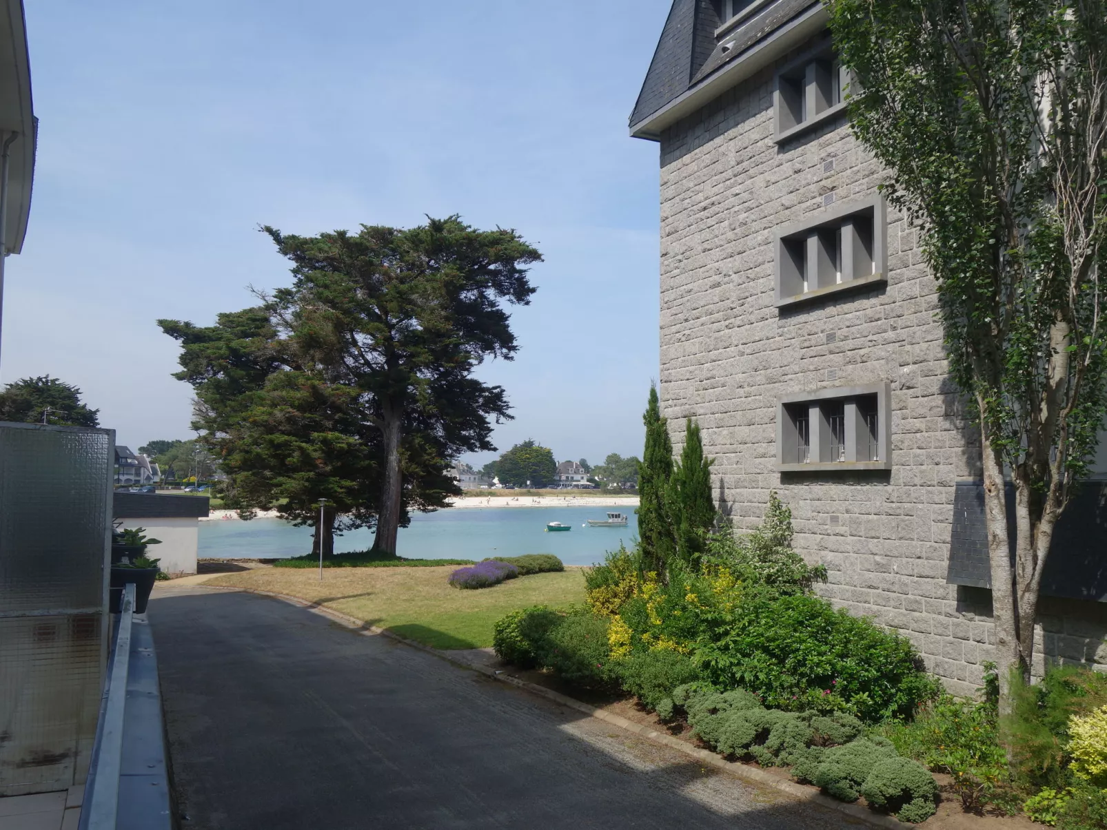 Baie de Beaumer-Draußen