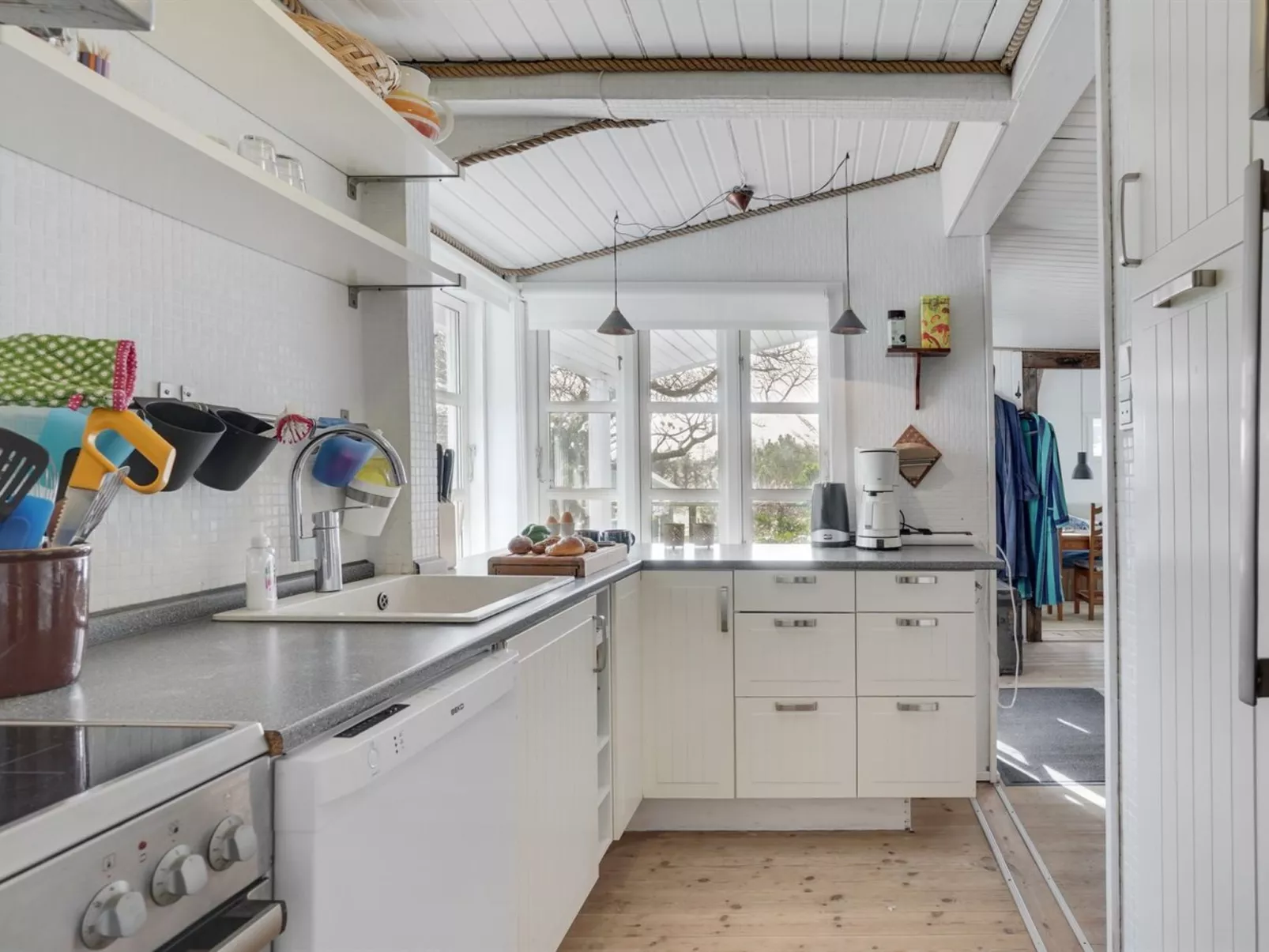 "Sharanya" - 500m from the sea-Drinnen