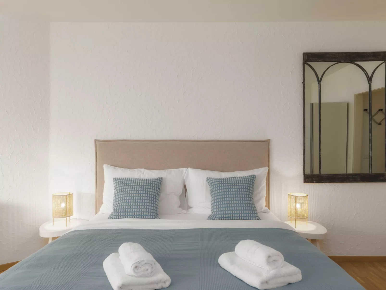 Double Room Modern-Inside