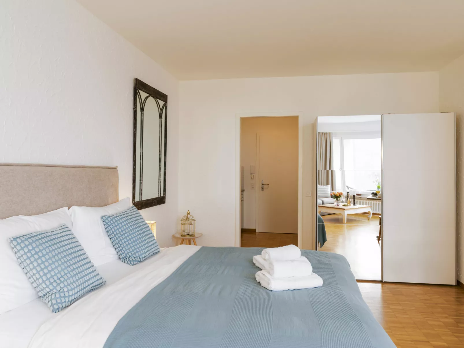 Double Room Modern-Inside