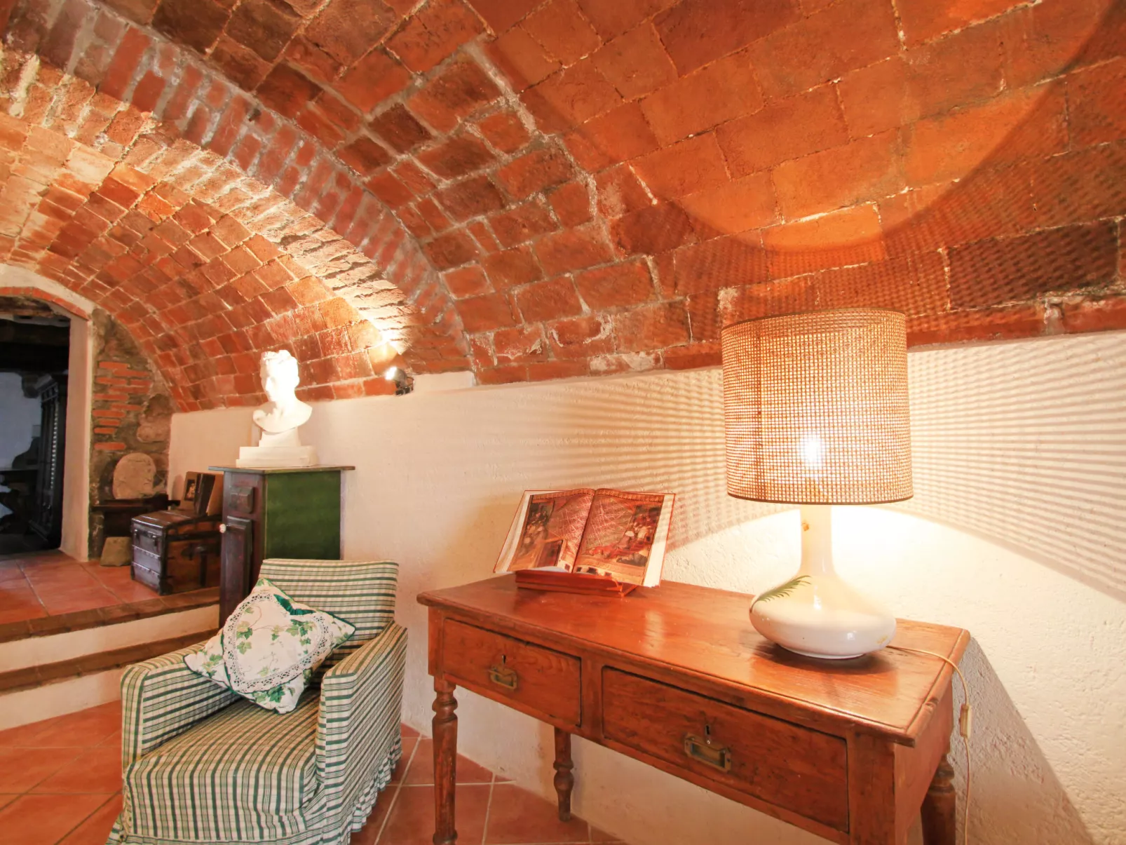 Taverna-Inside