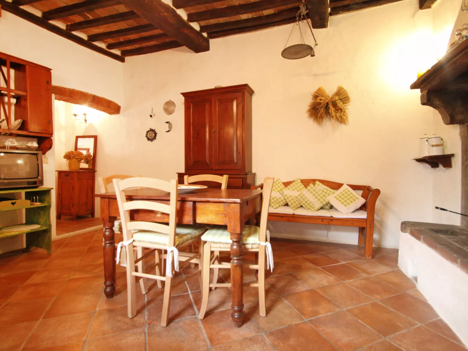 Taverna-Inside