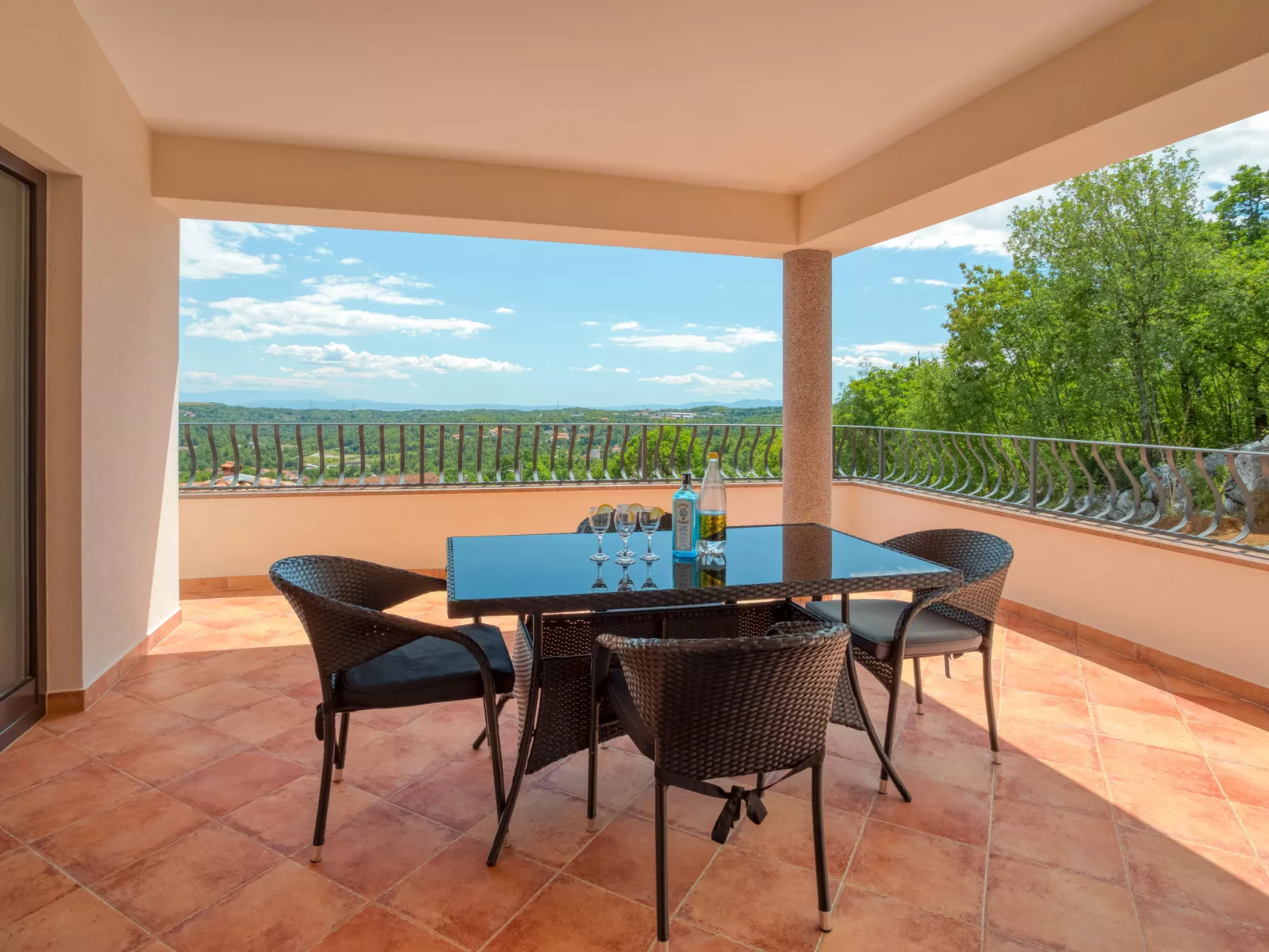 Villa Toni-Dedans