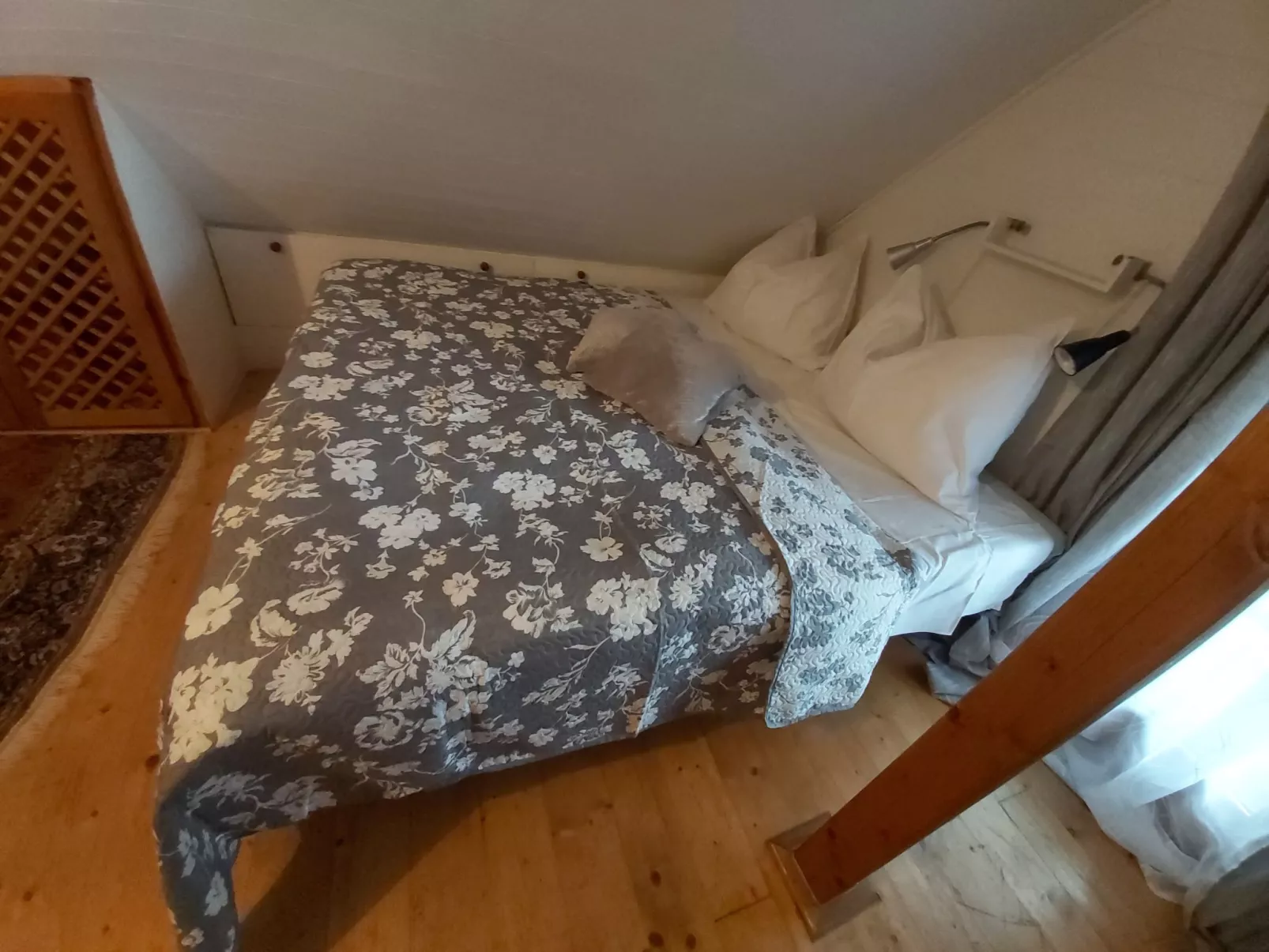Dehtáře (DEH101)-Inside