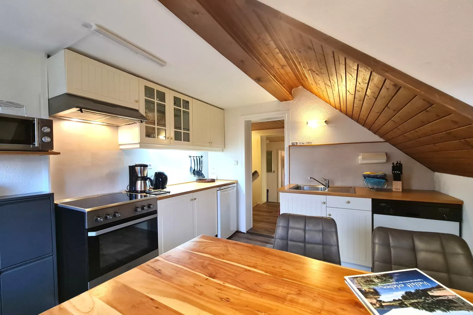 Gurkhof - Top 2 Gurk (Oben)-Kitchen