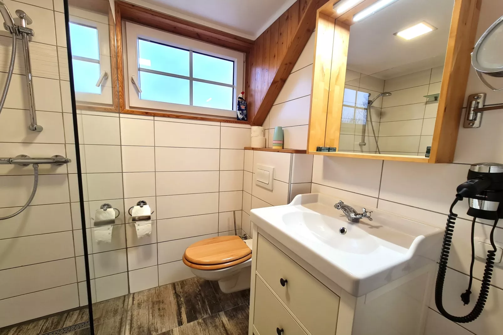 Gurkhof - Top 2 Gurk (Oben)-Bathroom