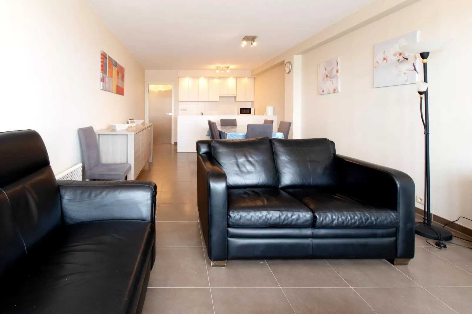 ZANDBK1 0501/ 5B-Living room