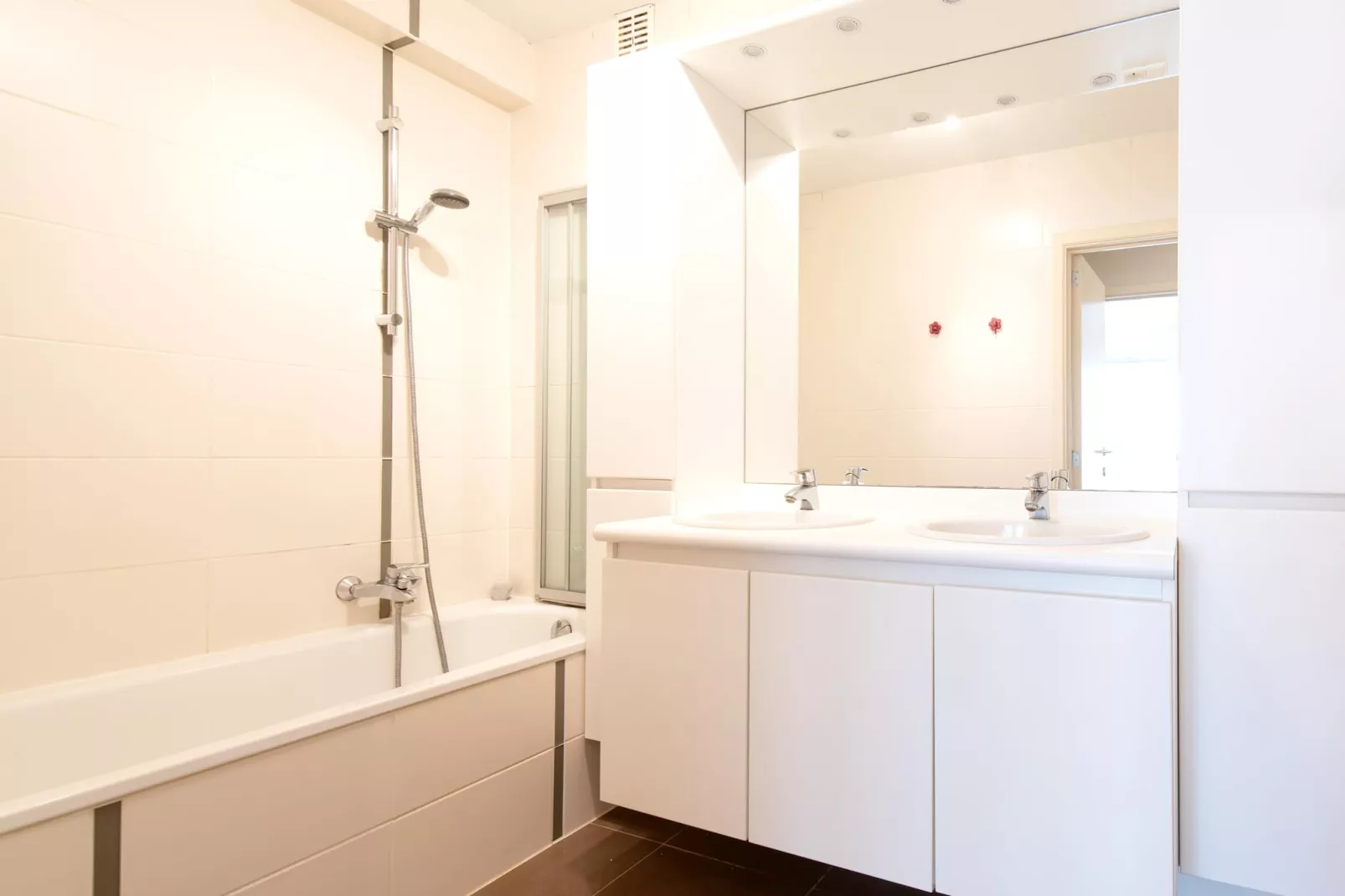 ZANDBK1 0501/ 5B-Bathroom